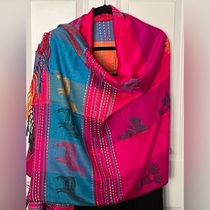 Argentinian- Scarf wrap / Beautiful bright colors/It has an alpaca design